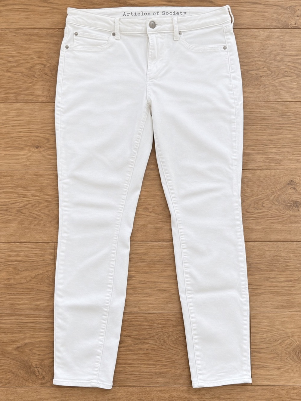 Articles of society White Skinny Jean mid rise 32